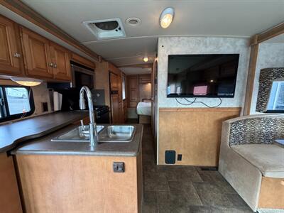 2013 Itasca Sunstar 27N   - Photo 5 - Hemet, CA 92544