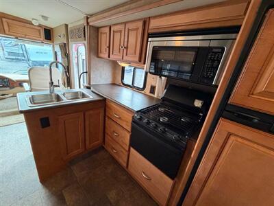 2013 Itasca Sunstar 27N   - Photo 9 - Hemet, CA 92544