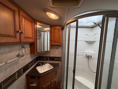2013 Itasca Sunstar 27N   - Photo 12 - Hemet, CA 92544