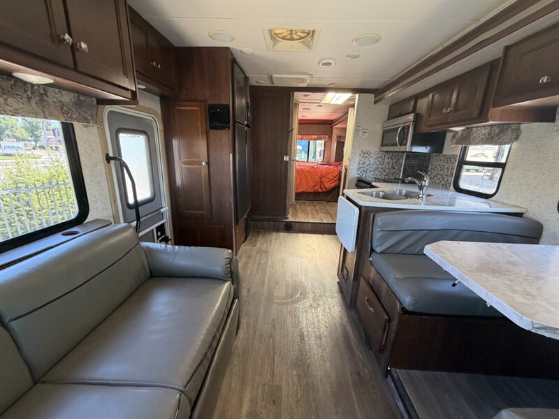 2017 Forest River Forester 3051S   - Photo 6 - Hemet, CA 92544