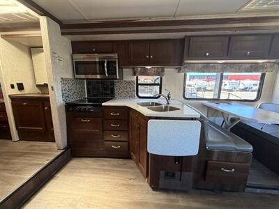 2017 Forest River Forester 3051S   - Photo 9 - Hemet, CA 92544