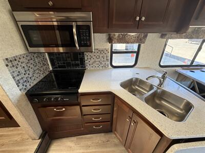 2017 Forest River Forester 3051S   - Photo 10 - Hemet, CA 92544