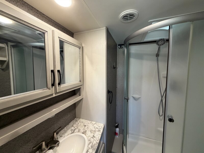 2021 Jayco Jay Feather 22RK   - Photo 18 - Hemet, CA 92544