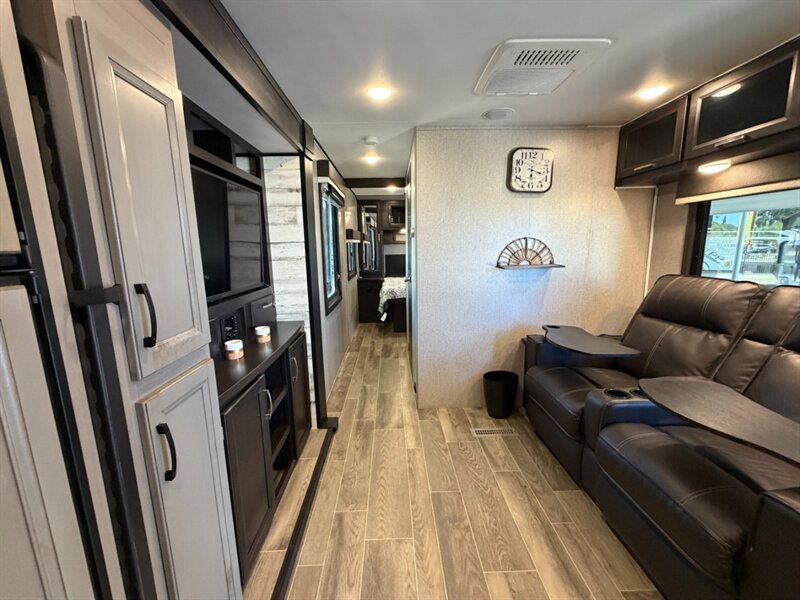 2021 Jayco Jay Feather 22RK   - Photo 10 - Hemet, CA 92544