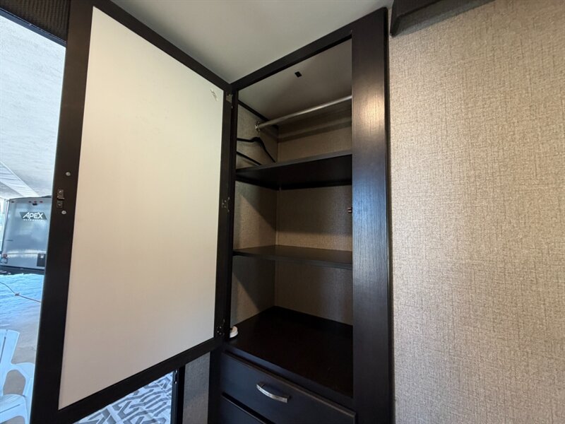 2021 Jayco Jay Feather 22RK   - Photo 17 - Hemet, CA 92544
