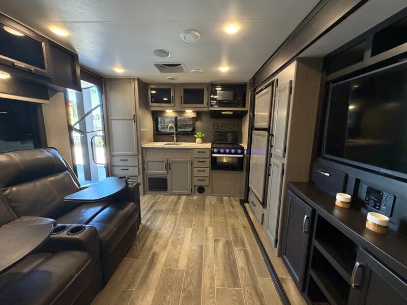 2021 Jayco Jay Feather 22RK   - Photo 8 - Hemet, CA 92544