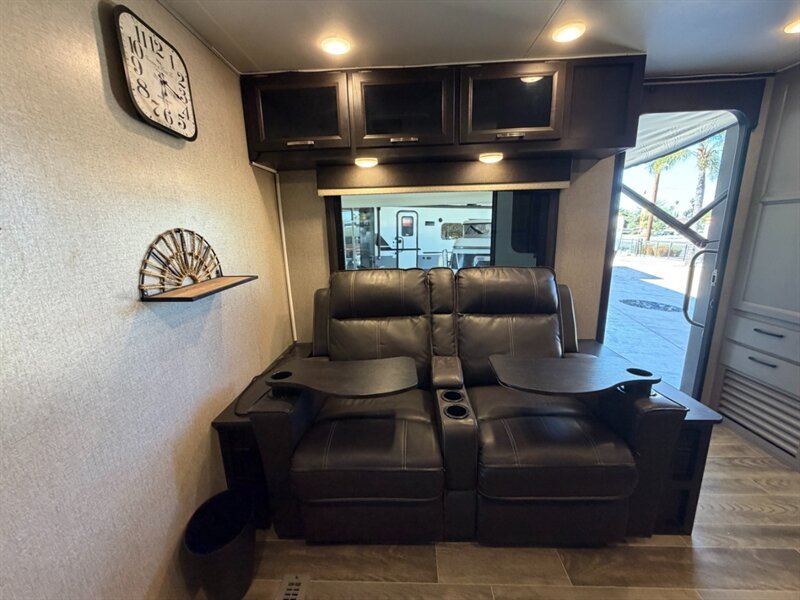 2021 Jayco Jay Feather 22RK   - Photo 13 - Hemet, CA 92544