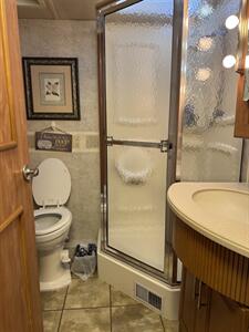 2006 Winnebago Journey 32T   - Photo 4 - Hemet, CA 92544