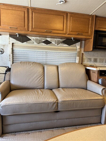 2006 Winnebago Journey 32T   - Photo 10 - Hemet, CA 92544