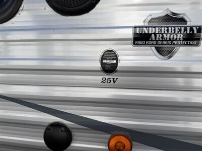 2022 Forest River Vengeance Rogue 25V   - Photo 4 - Hemet, CA 92544