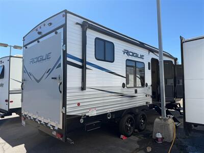 2022 Forest River Vengeance Rogue 25V   - Photo 5 - Hemet, CA 92544