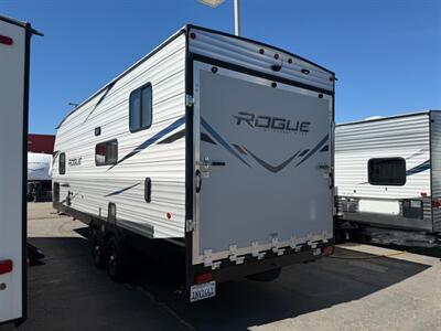 2022 Forest River Vengeance Rogue 25V   - Photo 6 - Hemet, CA 92544
