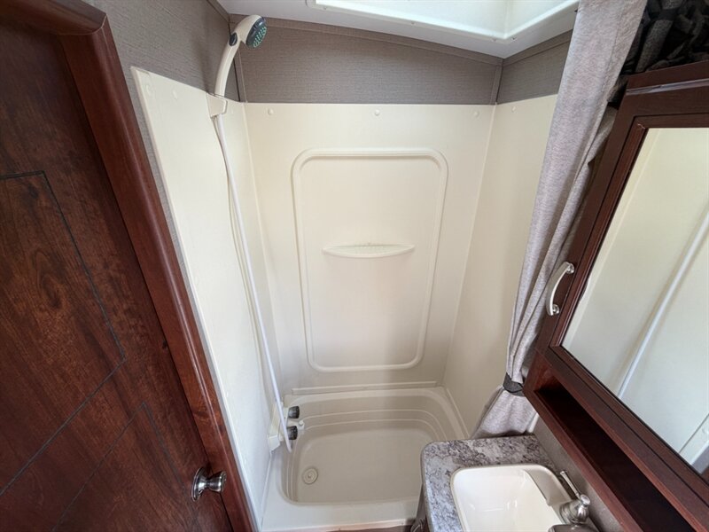 2016 Keystone Outback 312BH   - Photo 6 - Hemet, CA 92544