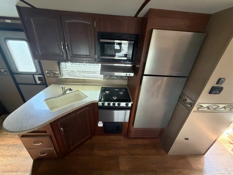 2016 Keystone Outback 312BH   - Photo 15 - Hemet, CA 92544