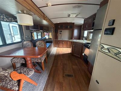 2016 Keystone Outback 312BH   - Photo 12 - Hemet, CA 92544