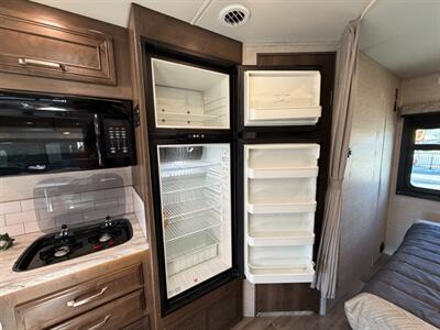 2021 Jayco Melbourne 24L   - Photo 9 - Hemet, CA 92544