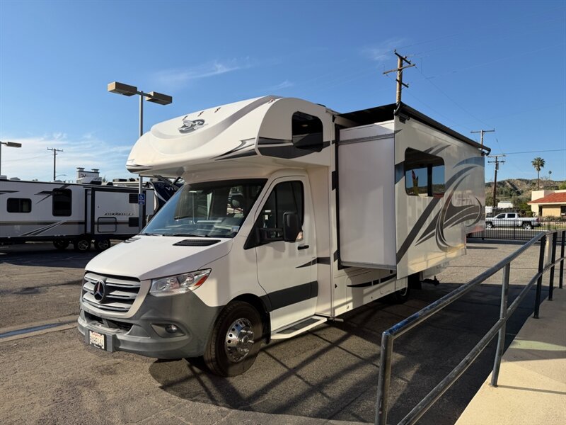 2021 Jayco Melbourne 24L   - Photo 3 - Hemet, CA 92544