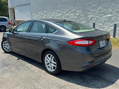2015 Ford Fusion SE - Photo 2 - Huffman, TX 77336