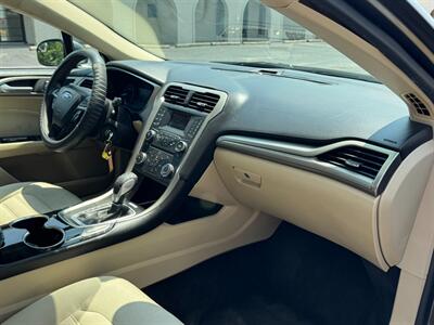 2015 Ford Fusion SE - Photo 7 - Huffman, TX 77336