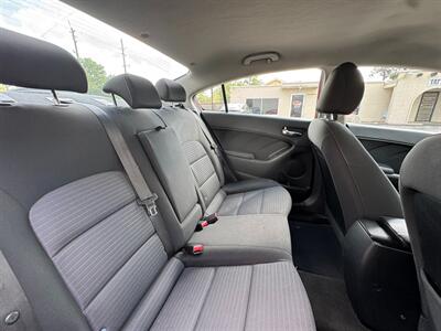 2016 Kia Forte LX - Photo 10 - Huffman, TX 77336