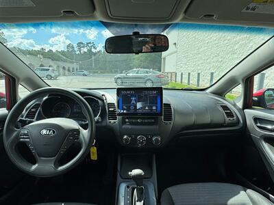 2016 Kia Forte LX - Photo 11 - Huffman, TX 77336