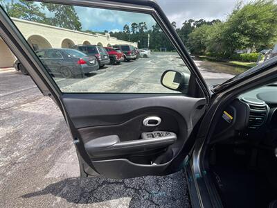 2016 Kia Soul +   - Photo 10 - Huffman, TX 77336