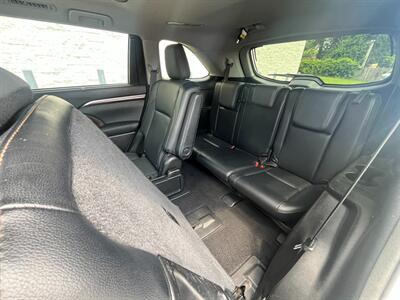 2015 Toyota Highlander Limited   - Photo 12 - Huffman, TX 77336