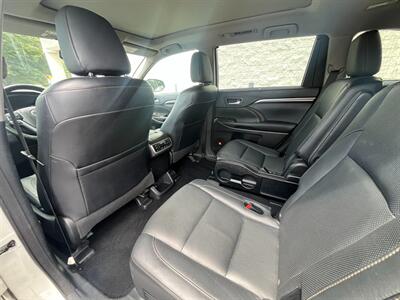 2015 Toyota Highlander Limited   - Photo 11 - Huffman, TX 77336