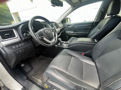 2015 Toyota Highlander Limited   - Photo 9 - Huffman, TX 77336