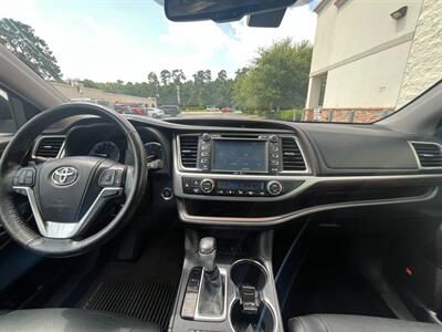 2015 Toyota Highlander Limited   - Photo 6 - Huffman, TX 77336