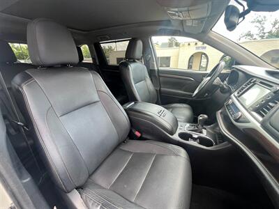 2015 Toyota Highlander Limited   - Photo 15 - Huffman, TX 77336