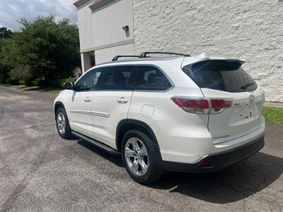 2015 Toyota Highlander Limited   - Photo 2 - Huffman, TX 77336