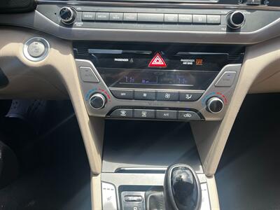 2017 Hyundai ELANTRA Limited - Photo 21 - Huffman, TX 77336