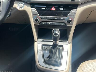 2017 Hyundai ELANTRA Limited - Photo 16 - Huffman, TX 77336