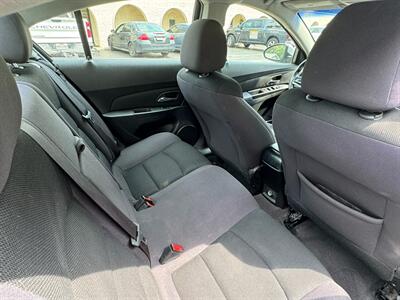 2013 Chevrolet Cruze 1LT Auto - Photo 9 - Huffman, TX 77336