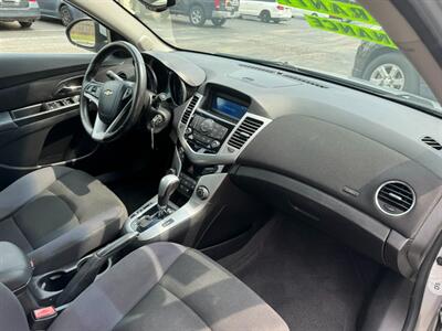 2013 Chevrolet Cruze 1LT Auto - Photo 5 - Huffman, TX 77336