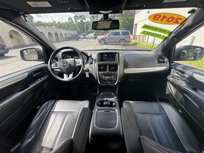 2019 Dodge Grand Caravan GT   - Photo 14 - Huffman, TX 77336