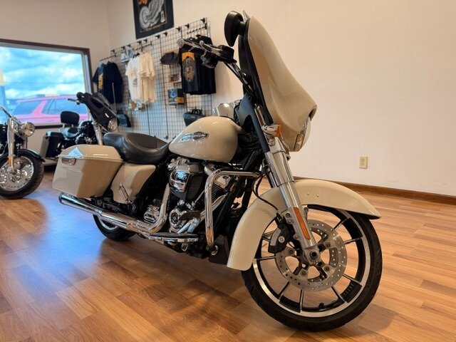 2022 Harley-Davidson Street Glide   - Photo 8 - Lafayette, IN 47905