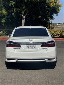 2017 Honda Accord Hybrid Touring   - Photo 5 - Fremont, CA 94536