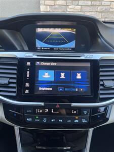 2017 Honda Accord Hybrid Touring   - Photo 18 - Fremont, CA 94536