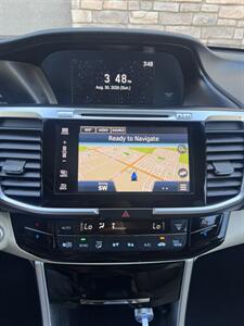 2017 Honda Accord Hybrid Touring   - Photo 17 - Fremont, CA 94536