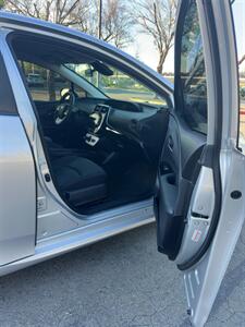 2017 Toyota Prius One   - Photo 7 - Fremont, CA 94536