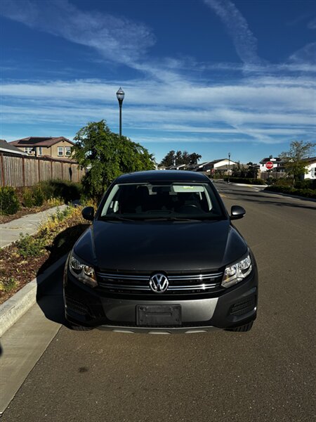 2014 Volkswagen Tiguan S  