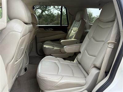 2015 Cadillac Escalade Premium   - Photo 11 - Boerne, TX 78006