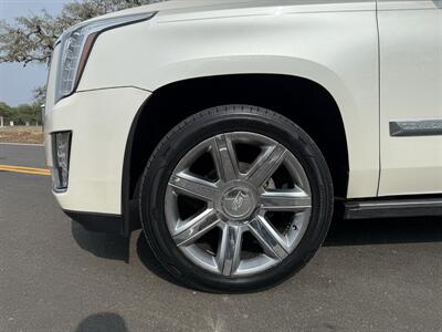 2015 Cadillac Escalade Premium   - Photo 9 - Boerne, TX 78006