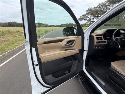 2022 Chevrolet Tahoe Premier   - Photo 9 - Boerne, TX 78006