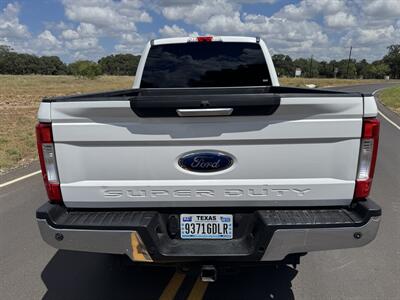 2017 Ford F-250 Super Duty XLT   - Photo 4 - Boerne, TX 78006