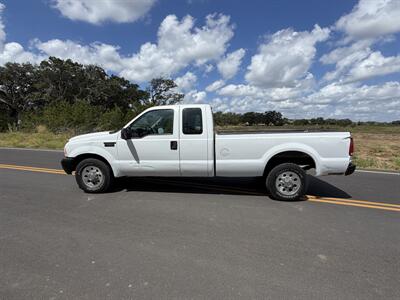 2000 Ford F-250 Super Duty XL   - Photo 2 - Boerne, TX 78006