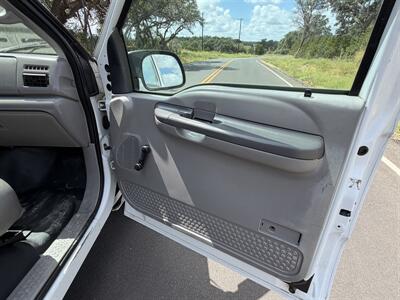 2000 Ford F-250 Super Duty XL   - Photo 10 - Boerne, TX 78006