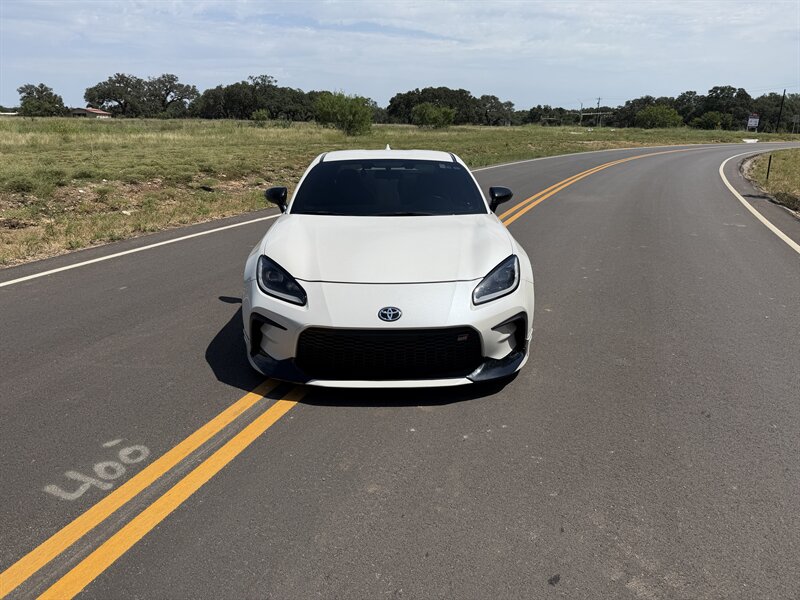 2024 Toyota GR86 Premium  